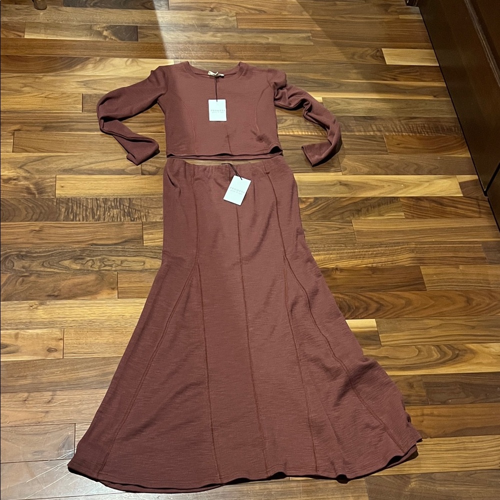 Promesa Two-Piece Long Flare Skirt Set in Rust